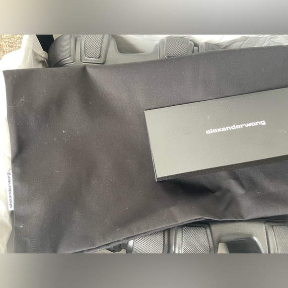 Alexander Wang Storm Chelsea Boots Sculpture Chunky Sole Black Leather Size 38 - Picture 5 of 6